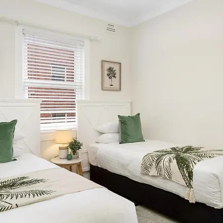Spacious 2-Bed Apartment In The Heart Of Manly Sydney Exterior photo