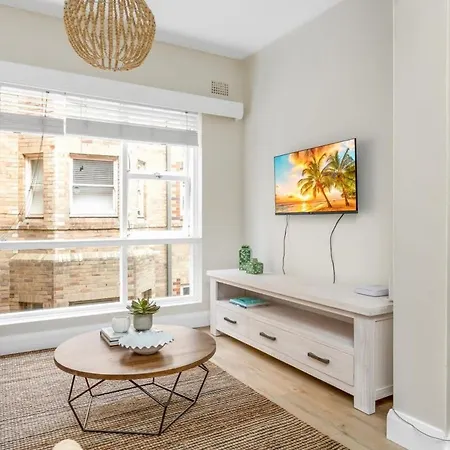 Spacious 2-Bed Apartment In The Heart Of Manly Sydney Exterior photo