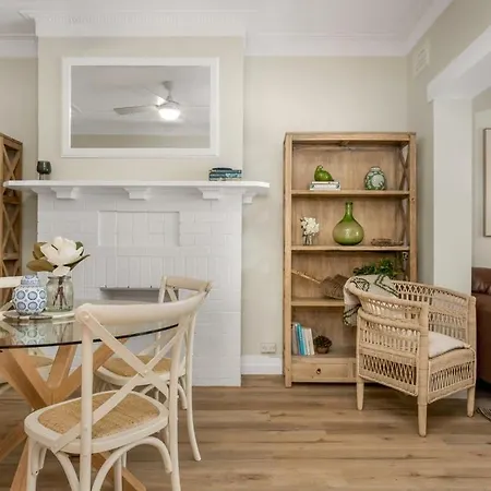 Spacious 2-Bed Apartment In The Heart Of Manly Sydney Exterior photo